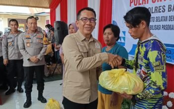 ideham-hadiri-gerakan-pangan-murah-di-polres-barsel,-upaya-tekan-harga-jelang-idul-fitri
