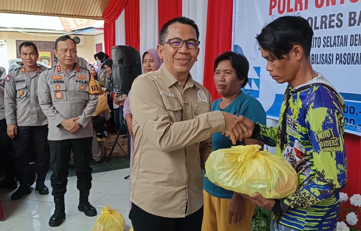ideham-hadiri-gerakan-pangan-murah-di-polres-barsel,-upaya-tekan-harga-jelang-idul-fitri