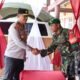 kapolda-kalteng-pantau-arus-balik-lebaran-di-barsel,-kunjungi-pos-pelayanan-bundaran-sanggu
