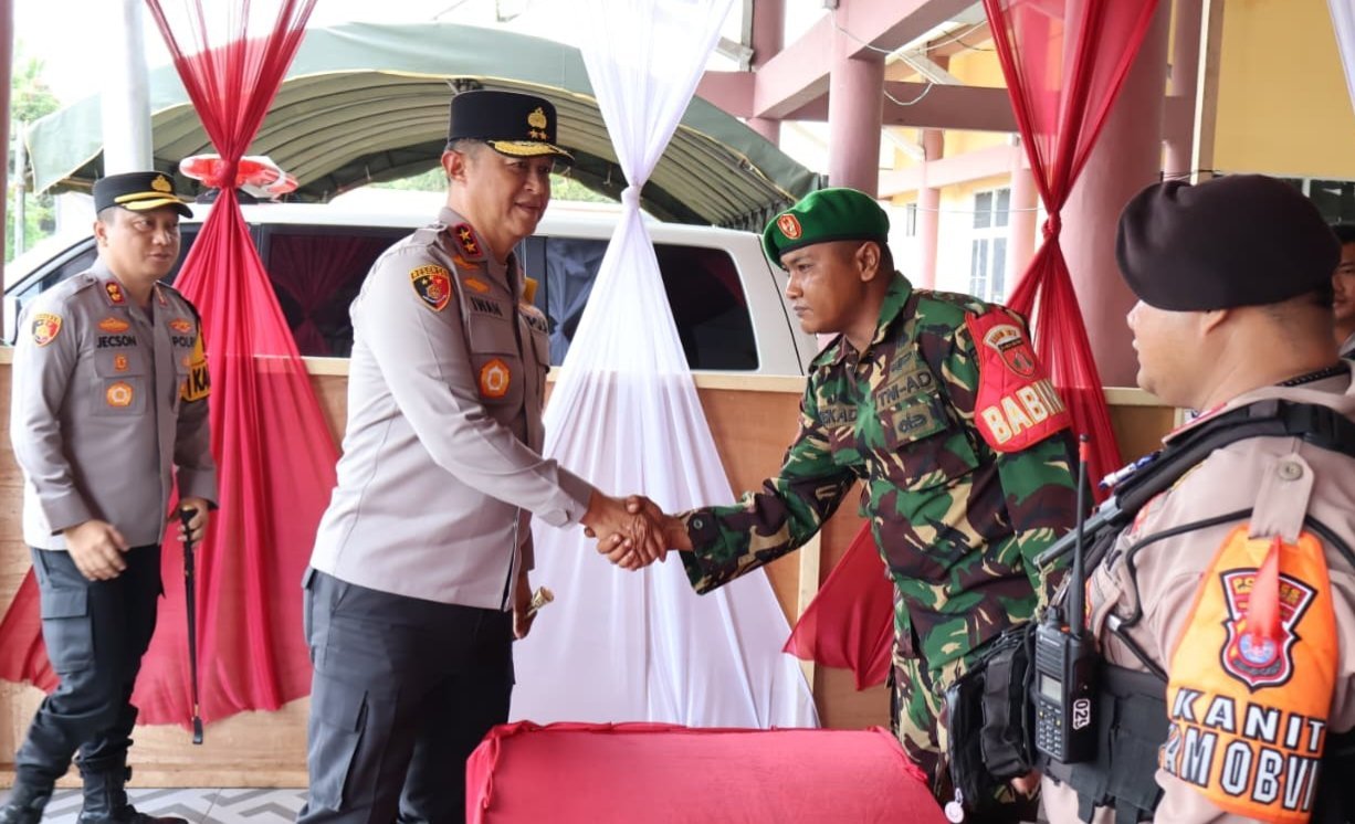 kapolda-kalteng-pantau-arus-balik-lebaran-di-barsel,-kunjungi-pos-pelayanan-bundaran-sanggu