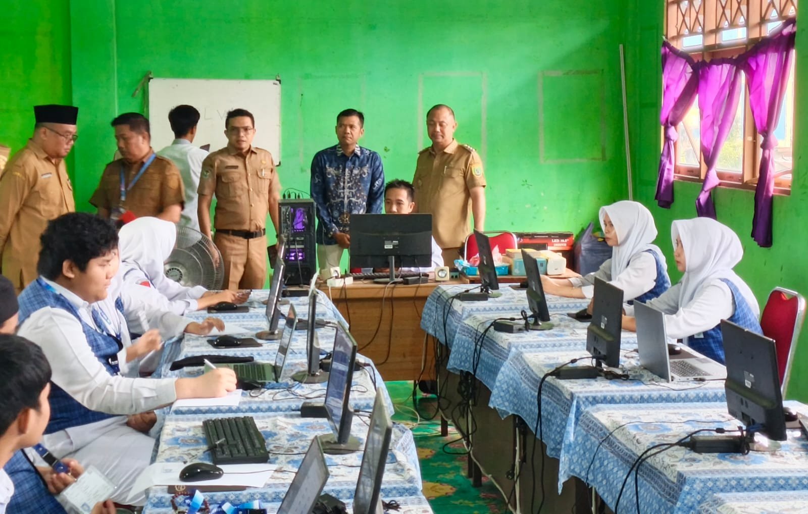 1.755-siswa-smp-di-barito-selatan-ikuti-tes-kemampuan-akademik