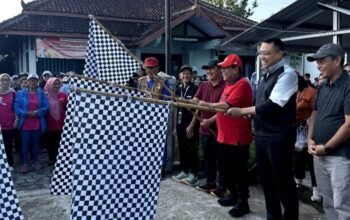 kapolda,-ketua-dprd-dan-walikota-lepas-jalan-sehat-pwi-diy