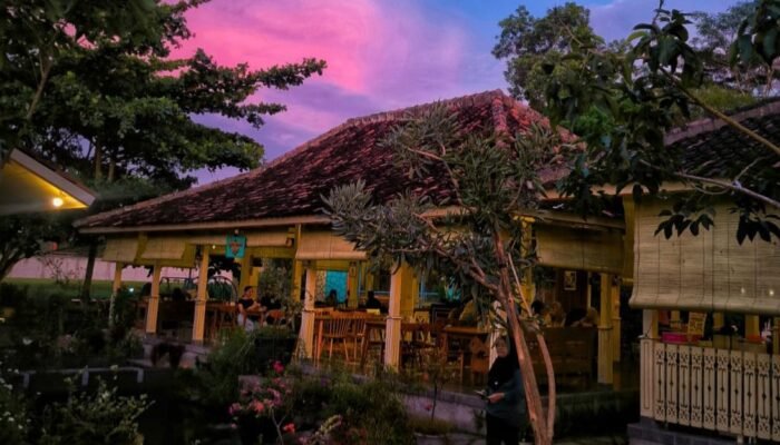 Pawon Remboelan, Destinasi Kuliner Jawa Timur yang Memikat di Yogyakarta