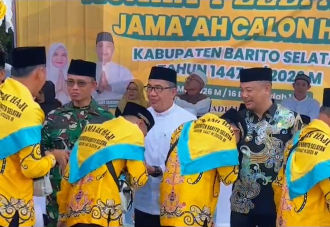 bupati-barsel-lepas-84-jemaah-haji-di-masjid-agung-baiturrahman-buntok