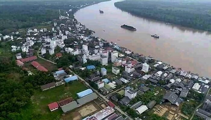 Ironi Negeri Terang: Kecamatan Tertua di Barsel Masih Gelap Gulita, Warga Menjerit Minta Listrik 24 Jam!