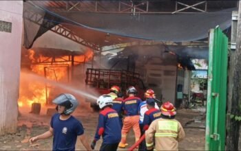 gudang-lpg-di-jl-kaladan,-buntok-terbakar,-api-merembet-ke-rumah-pensiunan-pns