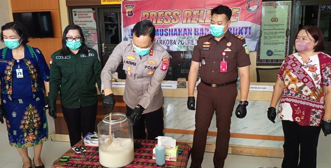 polres-barito-selatan-musnahkan-105,69-gram-sabu,-dua-pengedar-ditangkap-dalam-operasi-mei-2026