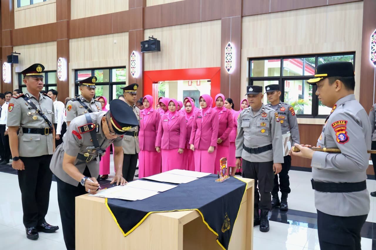 kapolres-barsel-akbp-jacson-r-hutapea,-pimpin-sertijab-pejabat-utama-dan-kapolsek