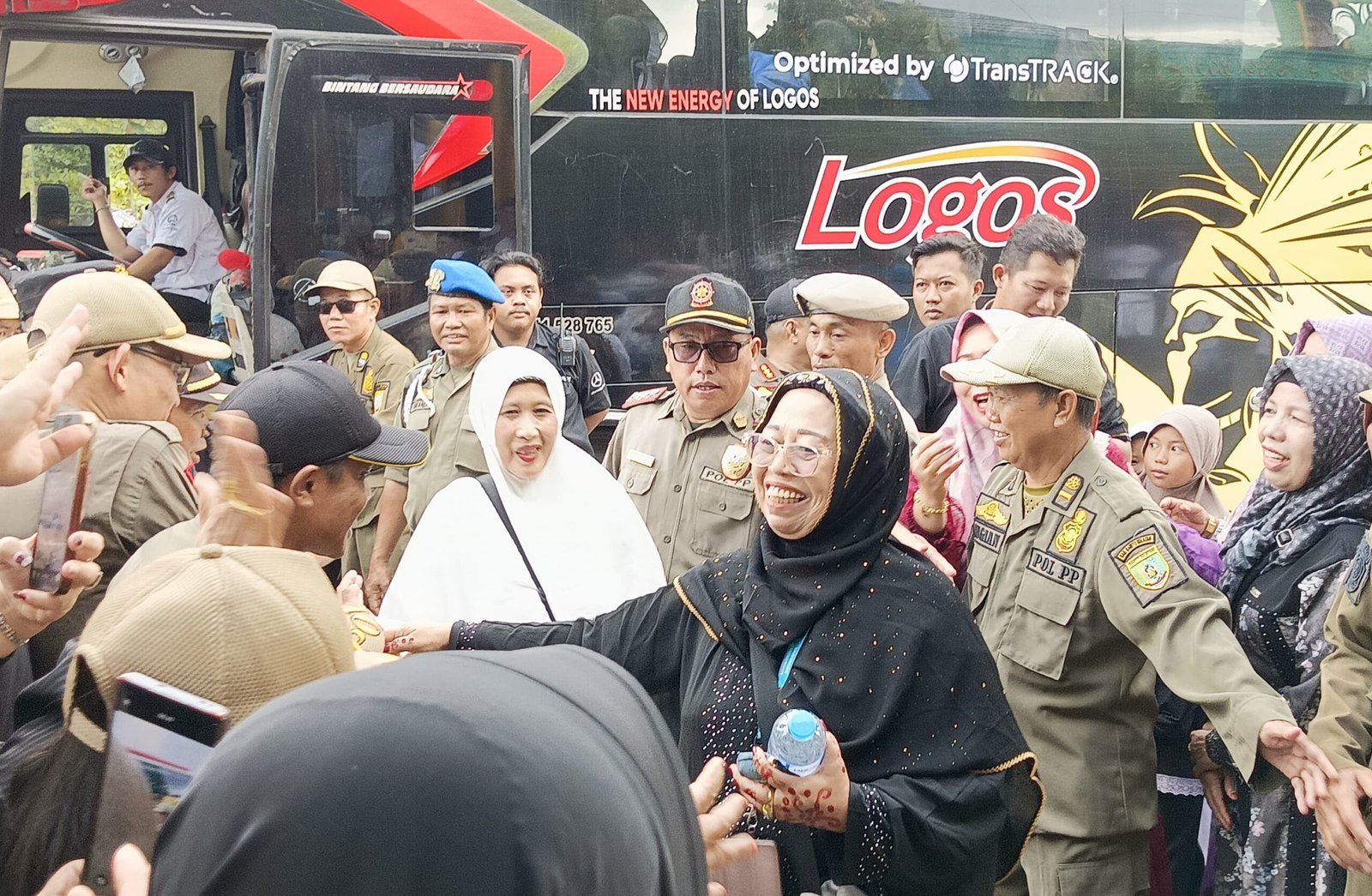 pemkab-barito-selatan-sambut-kepulangan-84-jemaah-haji,-seluruhnya-kembali-dalam-keadaan-sehat