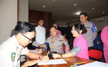 polres-barito-selatan-gelar-donor-darah-dan-berhasil-kumpulkan-80-kantong-darah-di-hut-bhayangkara-ke-80