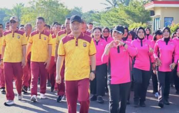 semarak-hut-bhayangkara-ke-80,-polres-barito-selatan-gelar-jalan-sehat-dan-lomba-hiburan,-pererat-kebersamaan-internal