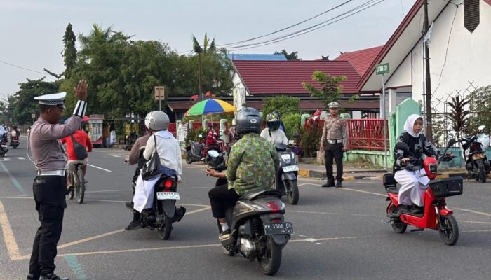 Personel Polres Barsel Intensifkan Gatur Pagi, Jaga Kelancaran Lalu Lintas di Kota Buntok