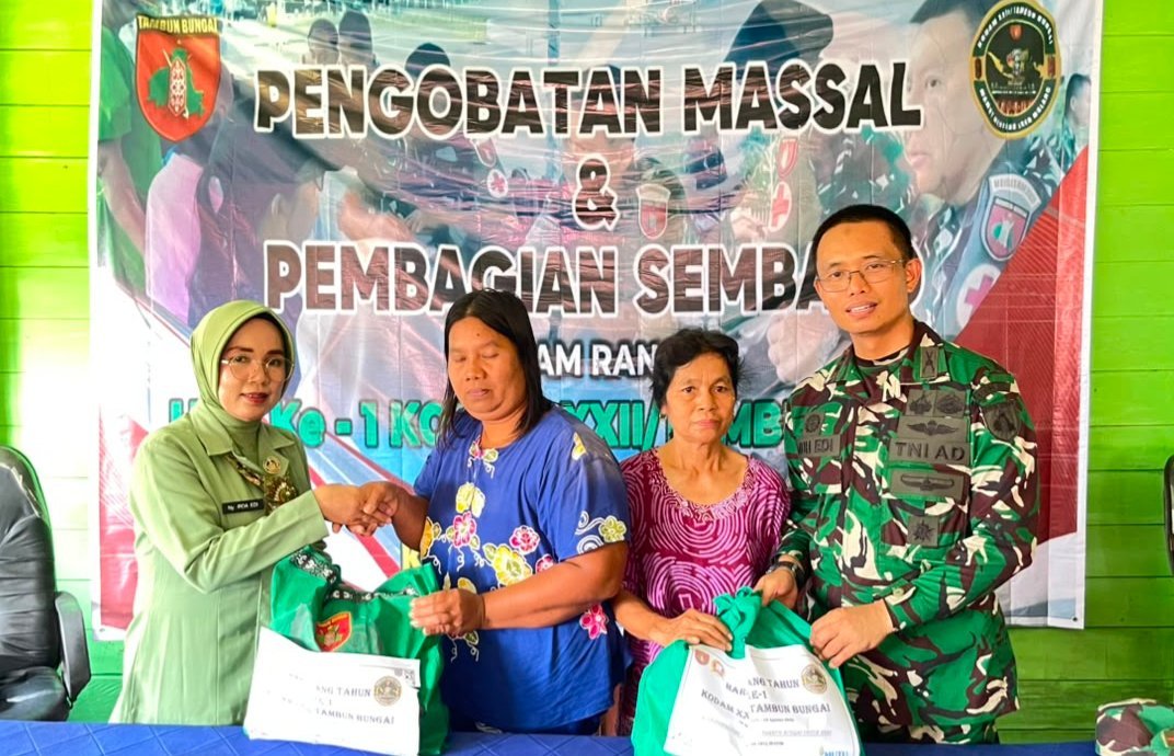 kodim-1012/buntok-gelar-bakti-sosial-yaitu -pengobatan-massal -dan-bagi-sembako,-peringati-hut-ke-1-kodam-xxii/tambun-bungai