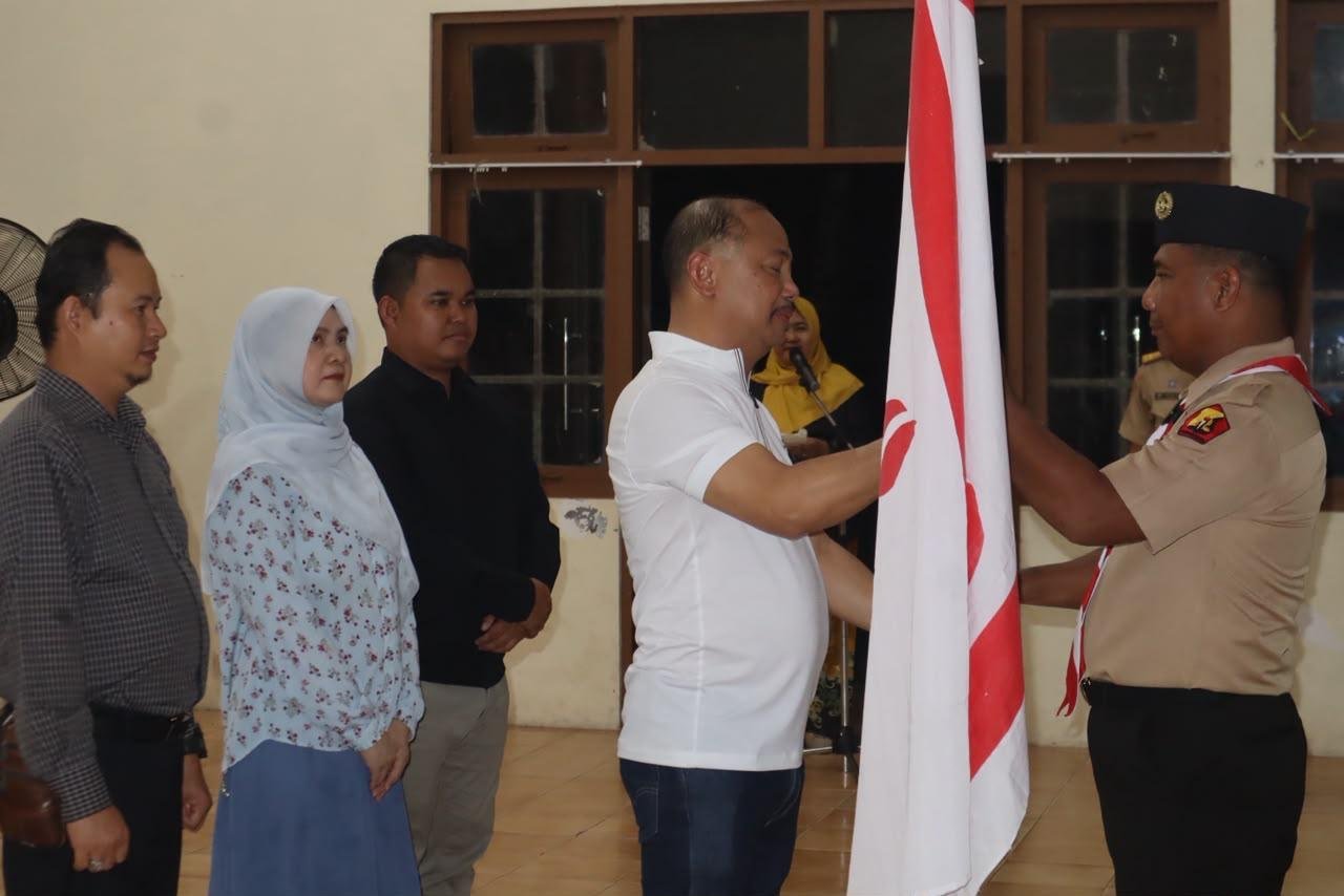 bupati-barsel-lepas-kontingen-pramuka-ke-jambore-nasional-xxii-di-cibubur