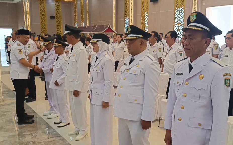 213-pejabat-pemkab-barito-selatan-dilantik,-bupati-tegaskan-disiplin,-kinerja,-dan-pengamanan-aset-daerah