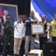 bupati-eddy-raya-samsuri-terima-penghargaan-bnn-ri,-komitmen-barsel-perangi-narkoba-makin-tegas
