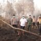Respons Cepat Karhutla, Kapolres Barsel Turun Langsung Padamkan Titik Api di Masimpun Kalahien