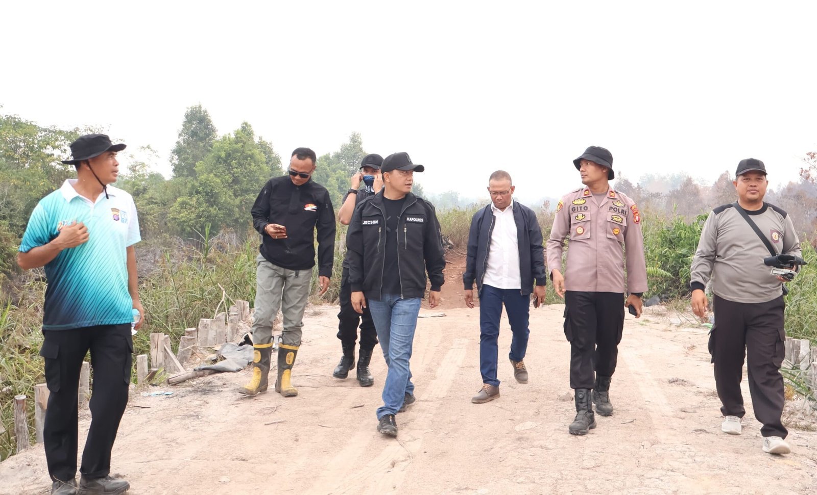 patroli-terpadu-karhutla,-kapolres-barsel-pantau-3-hotspot-gunakan-drone