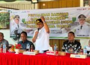 Wabup Barsel Kembali Salurkan Bantuan Cadangan Pangan, Warga Tetei Lanan dan Bantai Bambure Jadi Sasaran