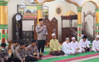jumat-curhat-jadi-momen-perpisahan,-kapolres-barsel-pamit-kepada-jamaah-masjid-baiturrahman