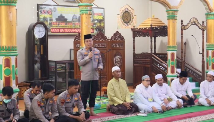 Jumat Curhat Jadi Momen Perpisahan, Kapolres Barsel Pamit kepada Jamaah Masjid Baiturrahman