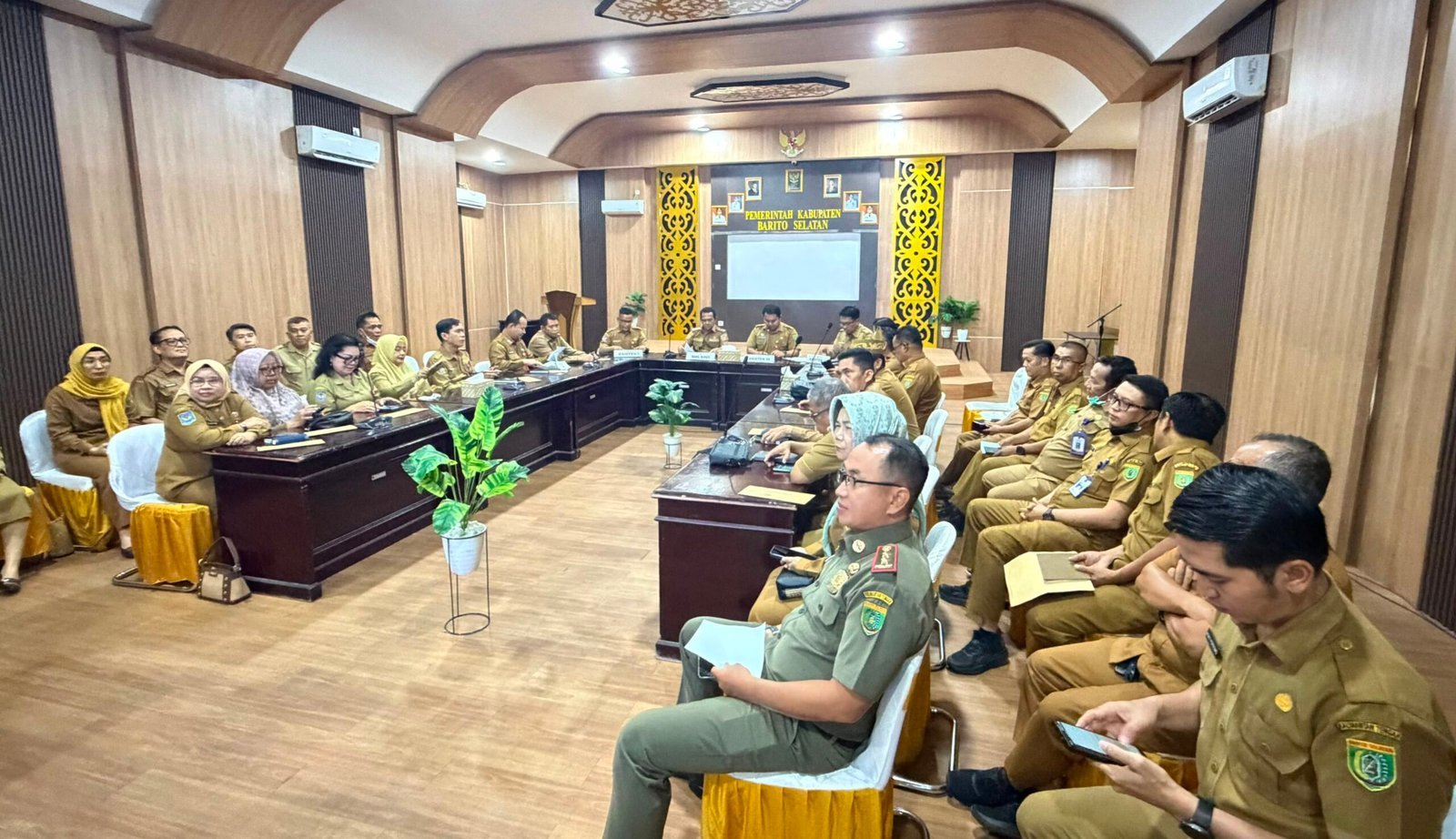 wabup-barsel-tegas!-asn-wajib-disiplin,-absensi-tanpa-kerja-disebut-pelanggaran