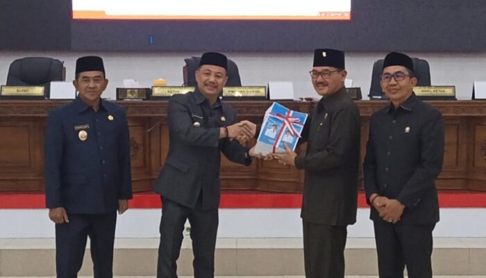 Rapat Paripurna DPRD Barsel Bahas Perubahan APBD 2026, Pendapatan Daerah Turun Rp100 Miliar