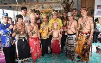 wabup-barsel-hadiri-hut-ke-3-balai-adat-ngebas-baya,-ajak-generasi-muda-lestarikan-budaya-leluhur