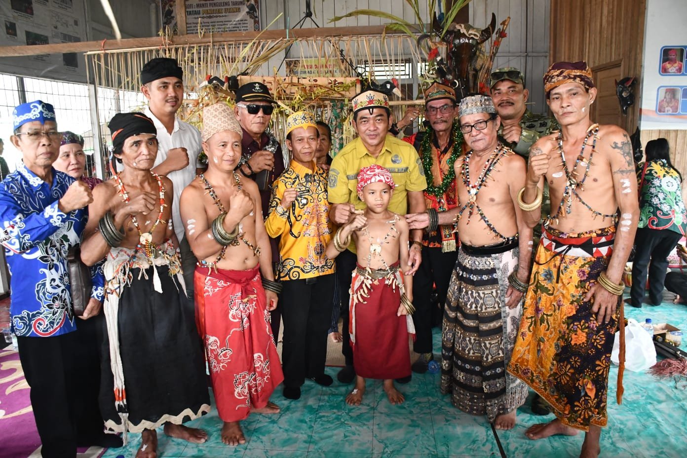 wabup-barsel-hadiri-hut-ke-3-balai-adat-ngebas-baya,-ajak-generasi-muda-lestarikan-budaya-leluhur