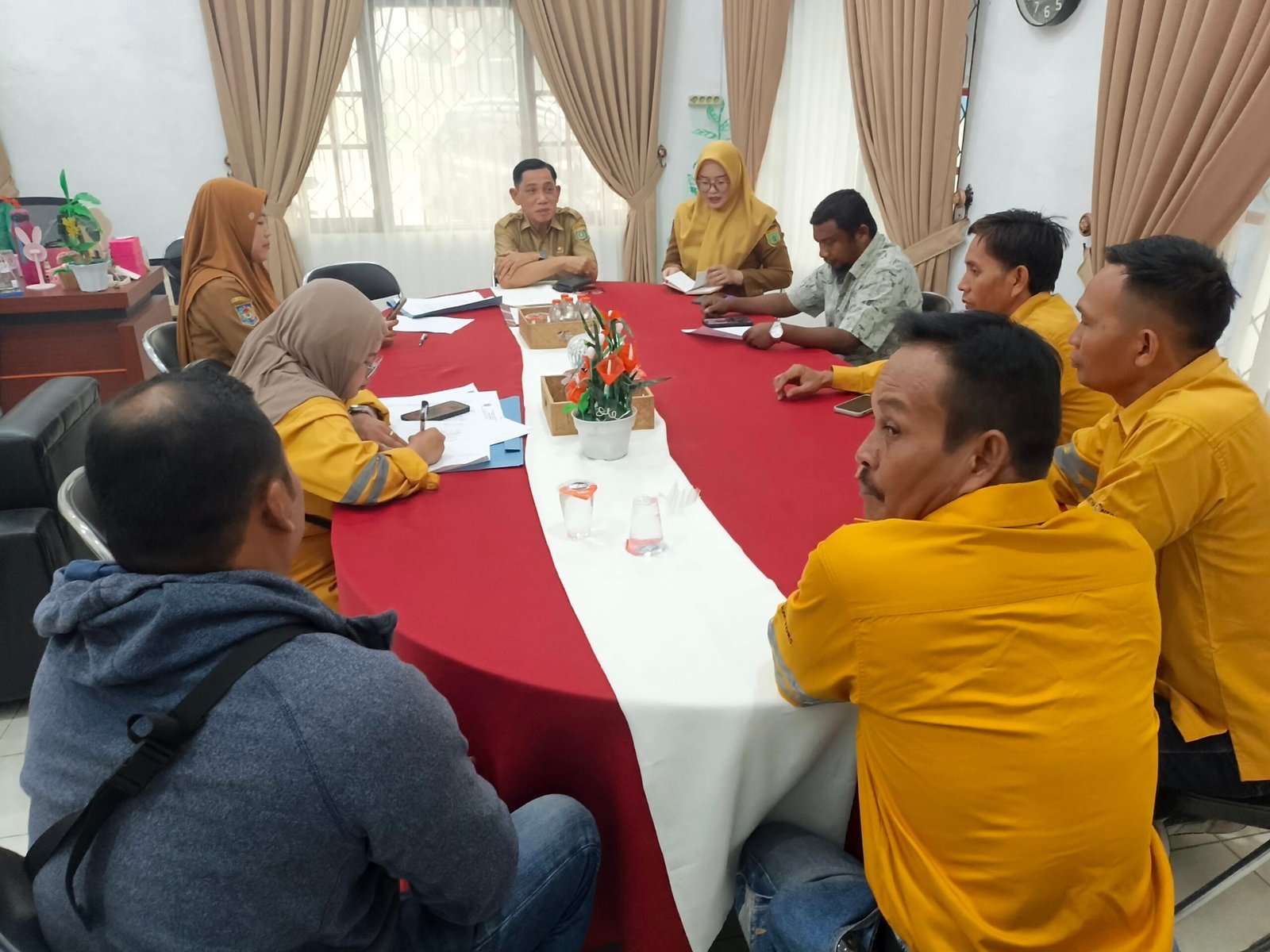 8-bulan-tak-digaji,-bpjs-dinonaktifkan!-nasib-97-karyawan-pt-artha-contractors-di-barsel-terlunta-lunta
