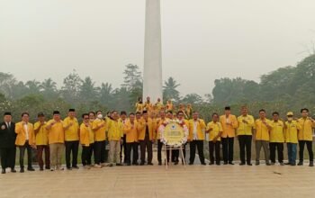 hut-ke-62-golkar,-eddy-raya-samsuri-pimpin-ziarah-ke-tmp-abdi-kencana:-tegaskan-komitmen-tetap-di-hati-rakyat