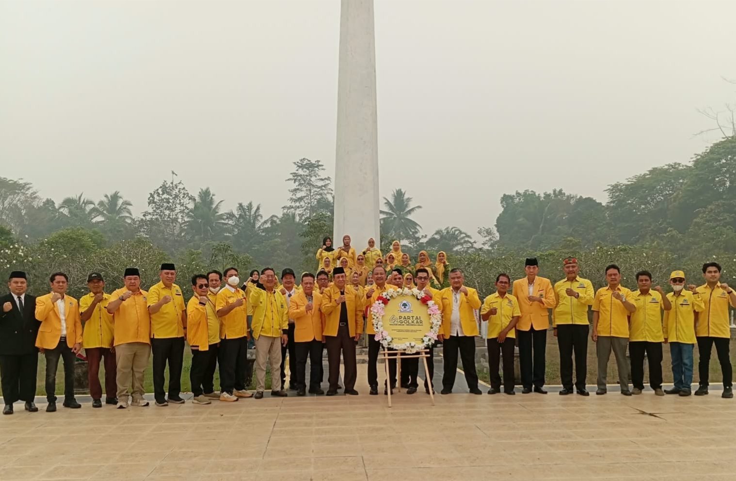 hut-ke-62-golkar,-eddy-raya-samsuri-pimpin-ziarah-ke-tmp-abdi-kencana:-tegaskan-komitmen-tetap-di-hati-rakyat